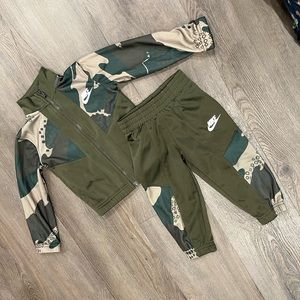 NIKE 2T 2 piece set